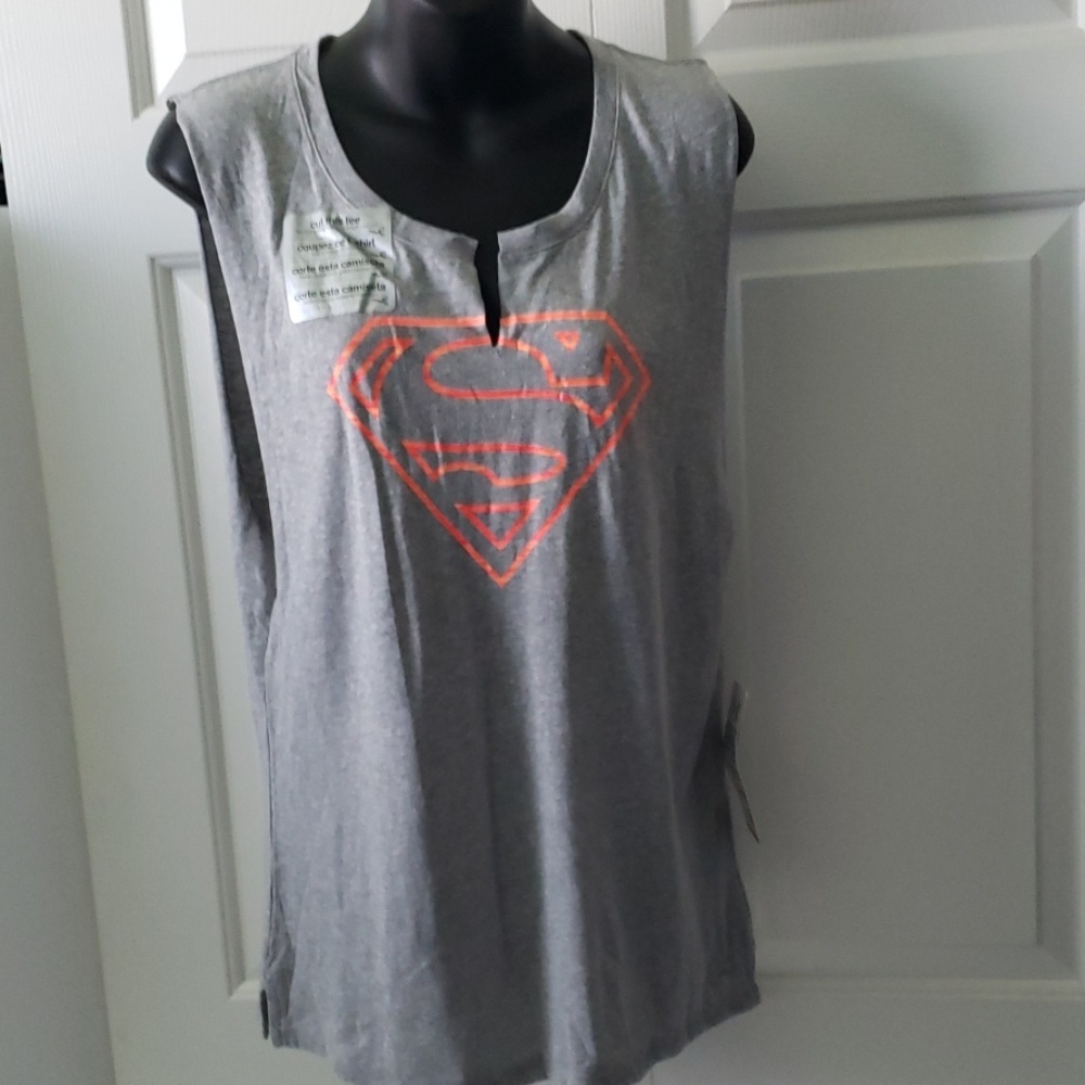 Under Armour- Semi Fitted SuperMan Shirt (X-Large)